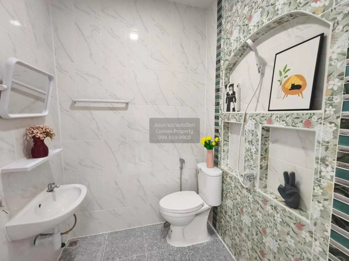 For Sale Townhouse/Townhome  , Sri Prajak Villa 1 - 2 , newly ren