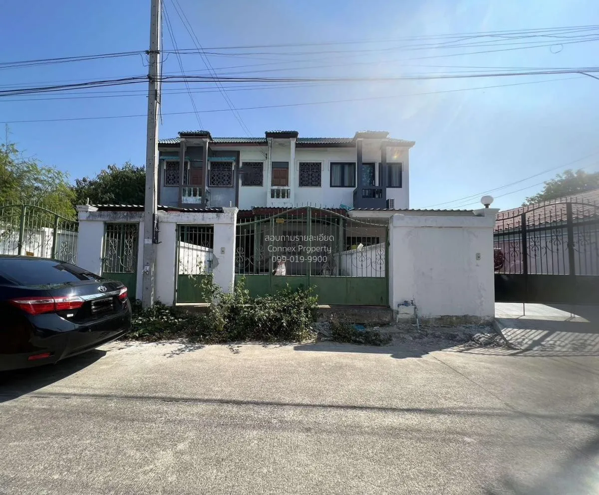 For Sale 2-Storey Townhouse, Samo Phron Area, Soi Chonprathan 40. 1