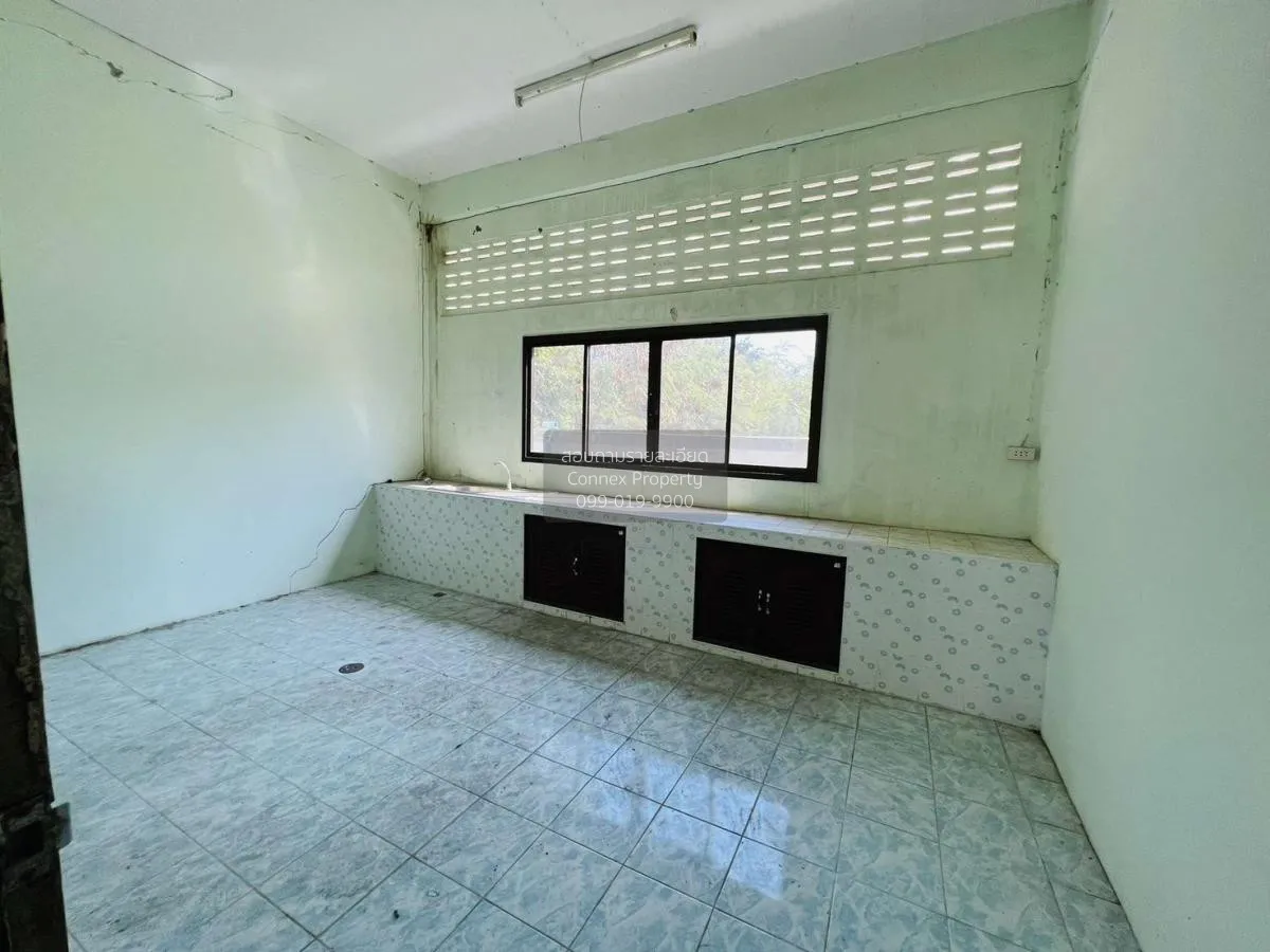 For Sale 2-Storey Townhouse, Samo Phron Area, Soi Chonprathan 40.