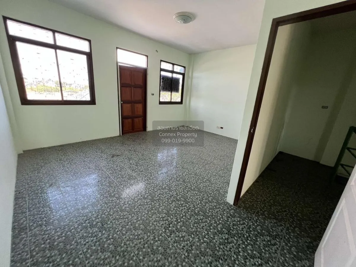 For Sale 2-Storey Townhouse, Samo Phron Area, Soi Chonprathan 40.