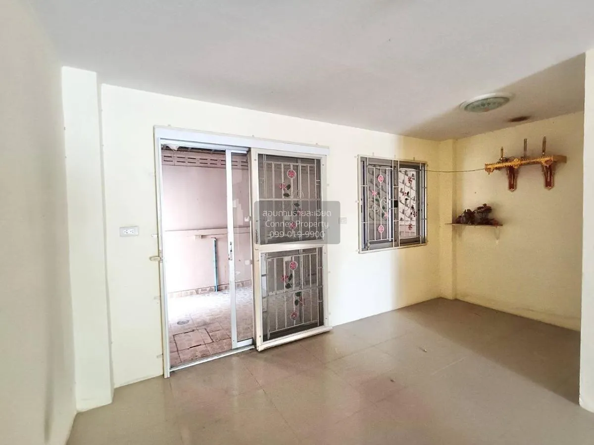 For Sale Townhouse/Townhome  , Baan Thai Villa , corner unit , Bu