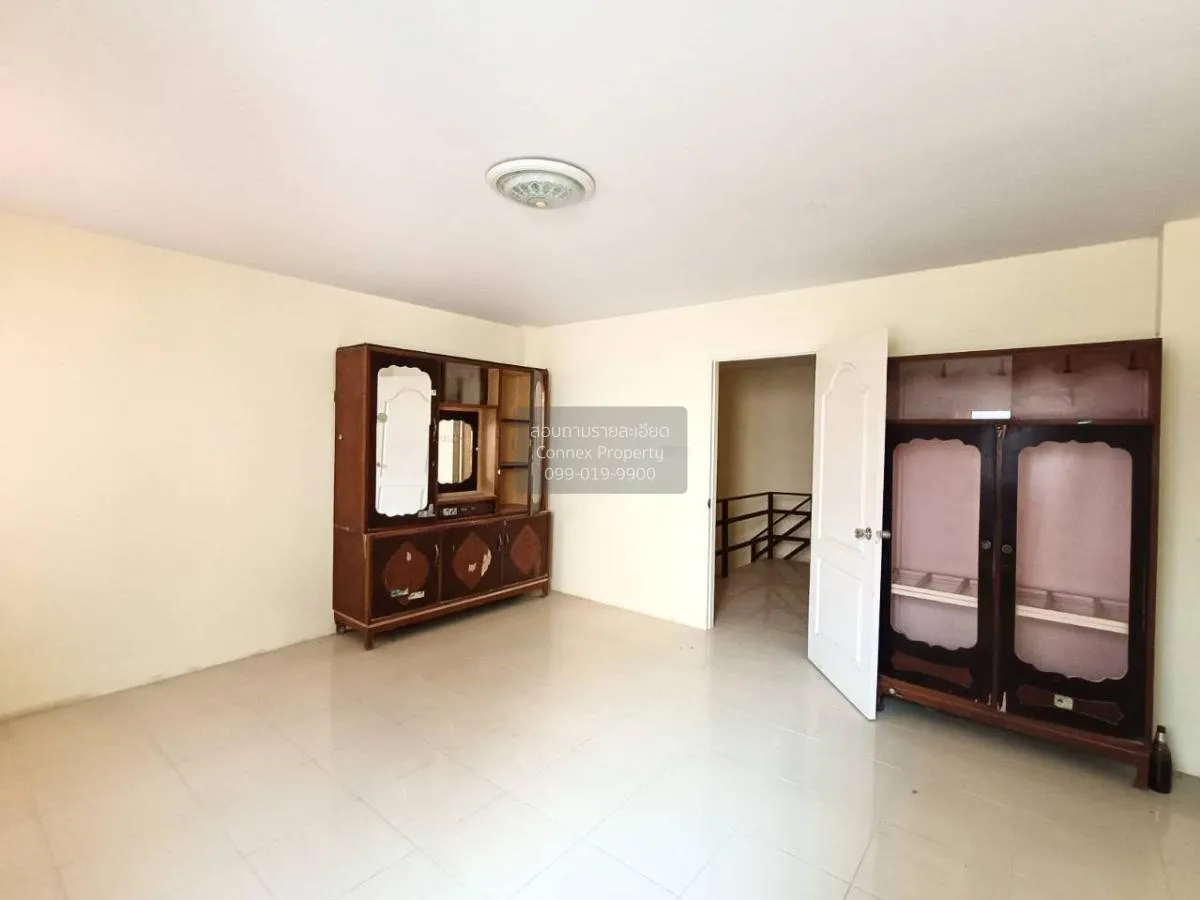 For Sale Townhouse/Townhome  , Baan Thai Villa , corner unit , Bu