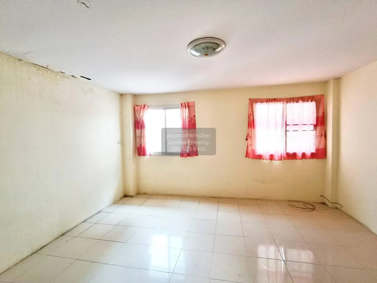 For Sale Townhouse/Townhome  , Baan Thai Villa , corner unit , Bu