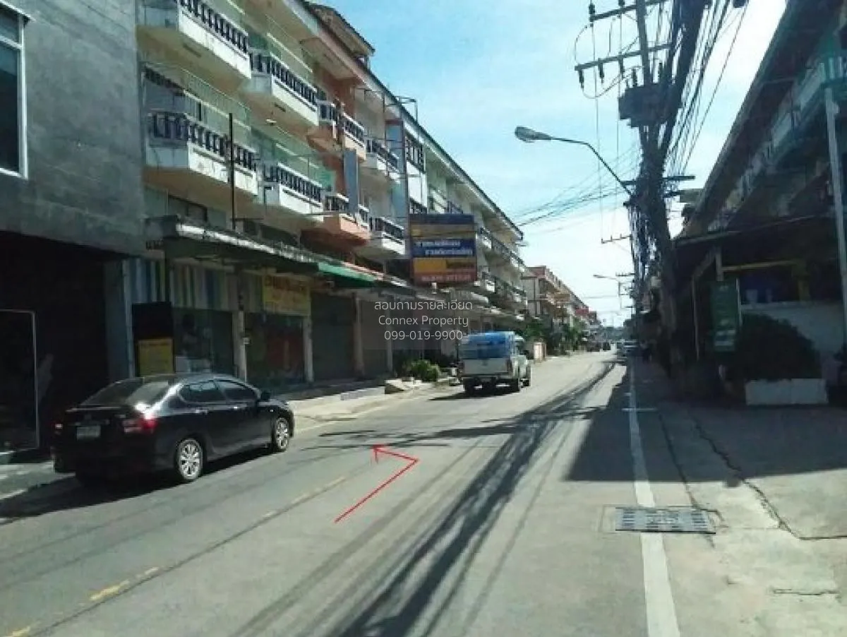 For Sale 3-storey commercial building on Boon Samphan Road Bang L 1