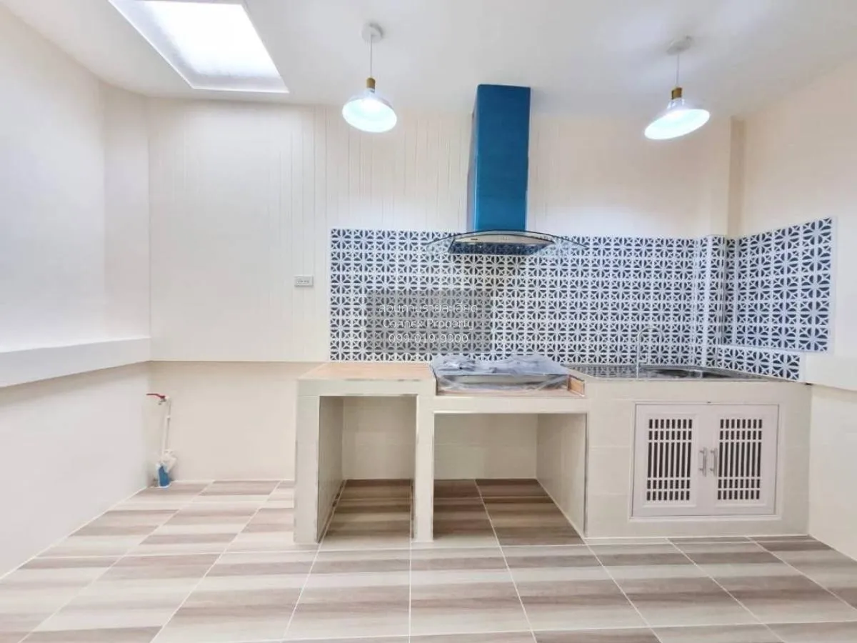 ขายทาวน์เฮ้าส์/ทาวน์โฮม  นิวเวิลด์วิลล์ รีโนเวทใหม่ ละหาร บางบัวท