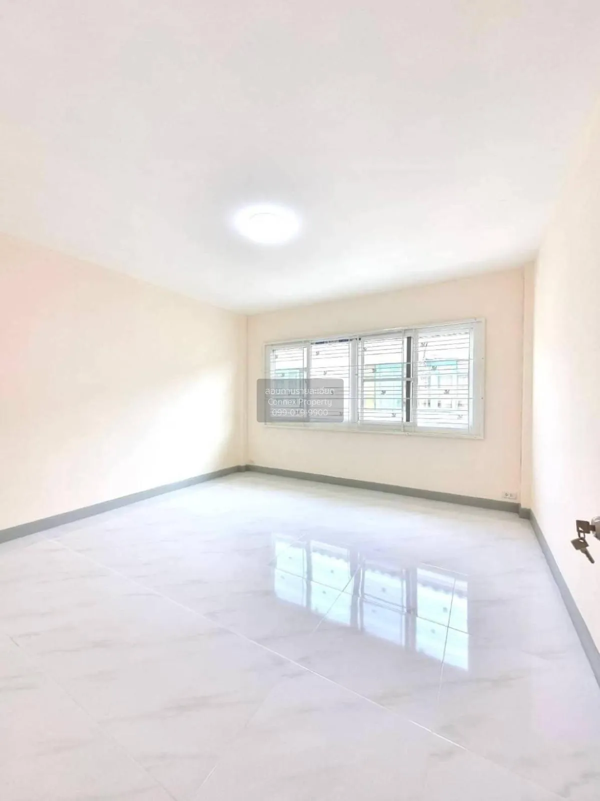 ขายทาวน์เฮ้าส์/ทาวน์โฮม  นิวเวิลด์วิลล์ รีโนเวทใหม่ ละหาร บางบัวท