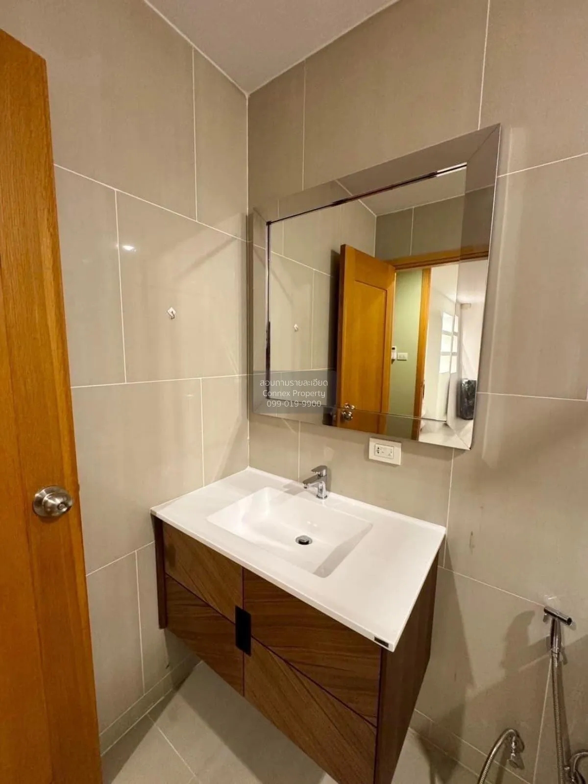 เช่าคอนโด  ดิ เอ็มไพร์ เพลส BTS-ช่องนนทรี ยานนาวา เขต สาทร กรุงเท