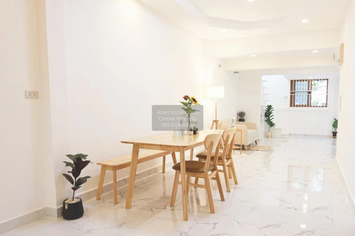 ขายทาวน์เฮ้าส์/ทาวน์โฮม  บ้านเฟรนชิฟ รีโนเวทใหม่ ลาดพร้าว เขต ลาด