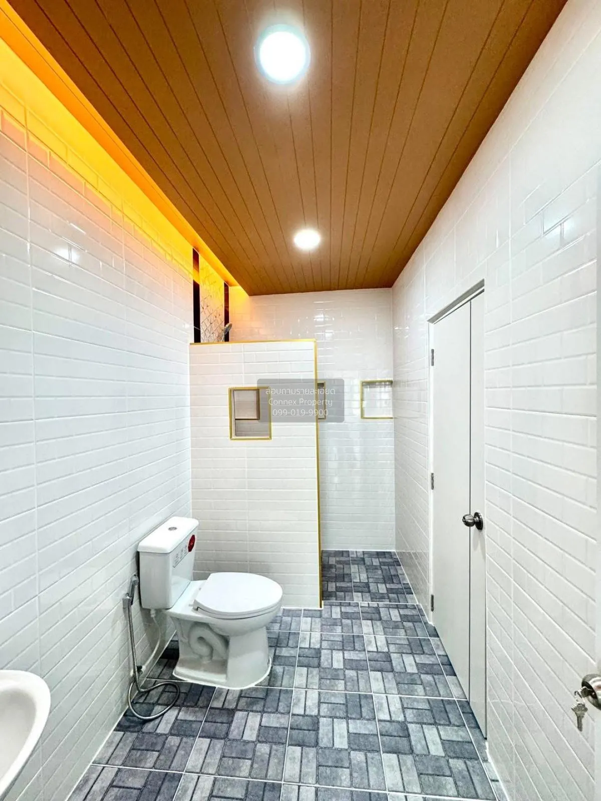 ขายทาวน์เฮ้าส์/ทาวน์โฮม  บ้านฟ้ารังสิต คลอง 4 รีโนเวทใหม่ บึงยี่โ