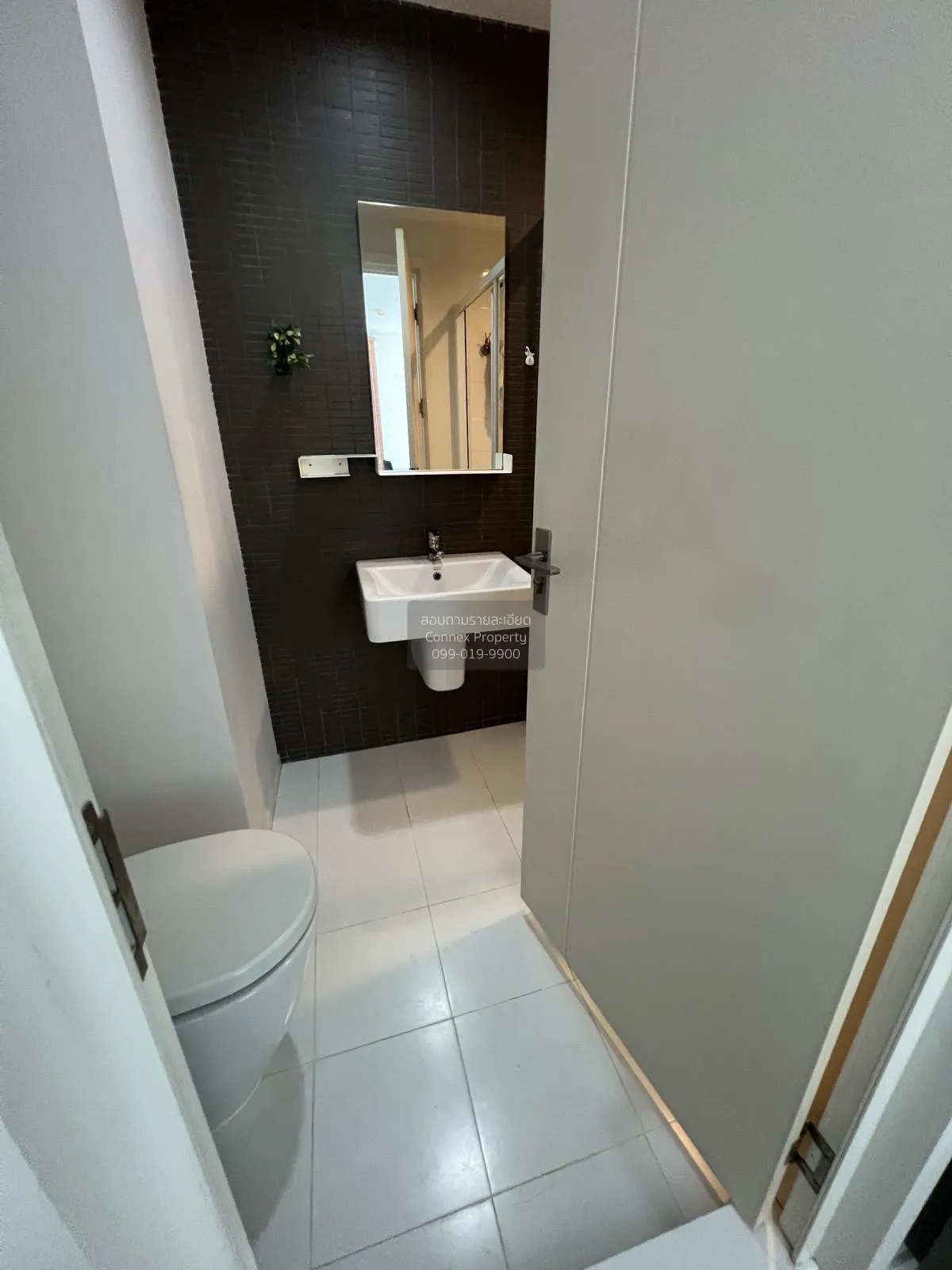 For Rent Condo , The Key Phahonyothin , corner unit , BTS-Sena Ni