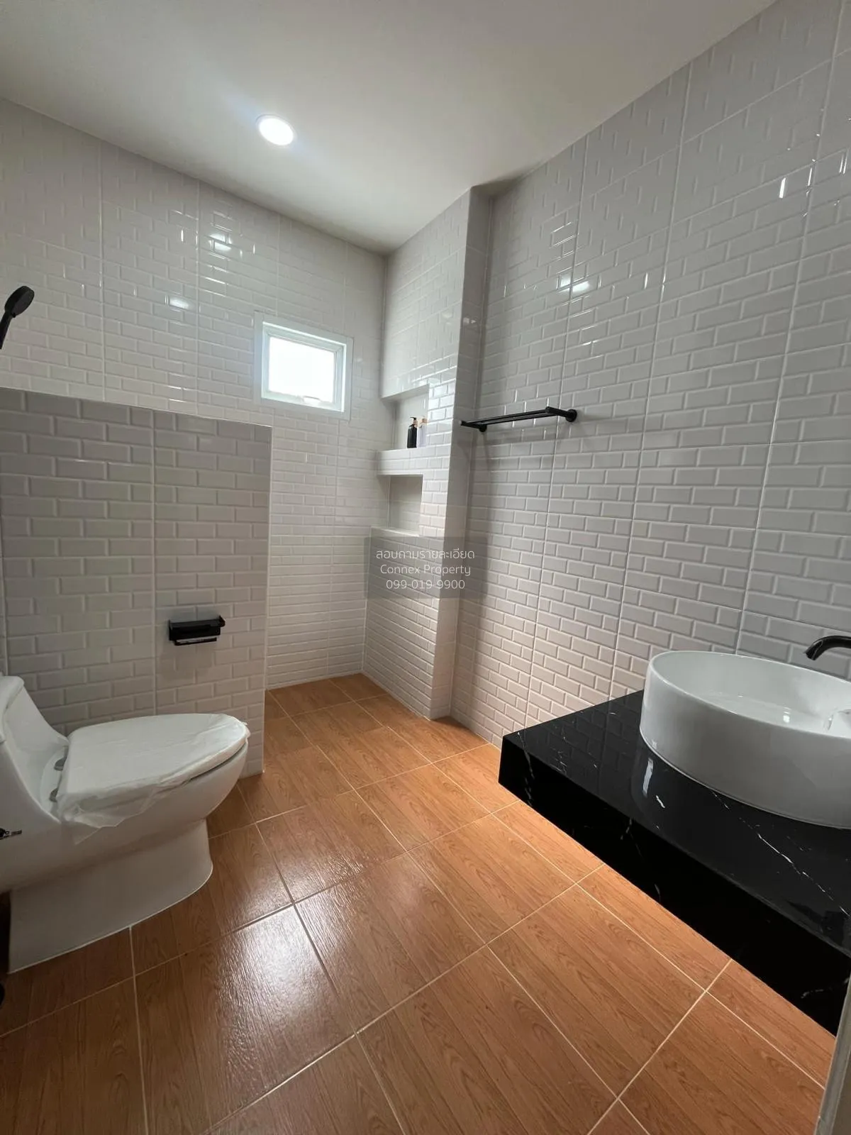 For Sale House , Be Rich Ban Bueng , corner unit , wide frontage 