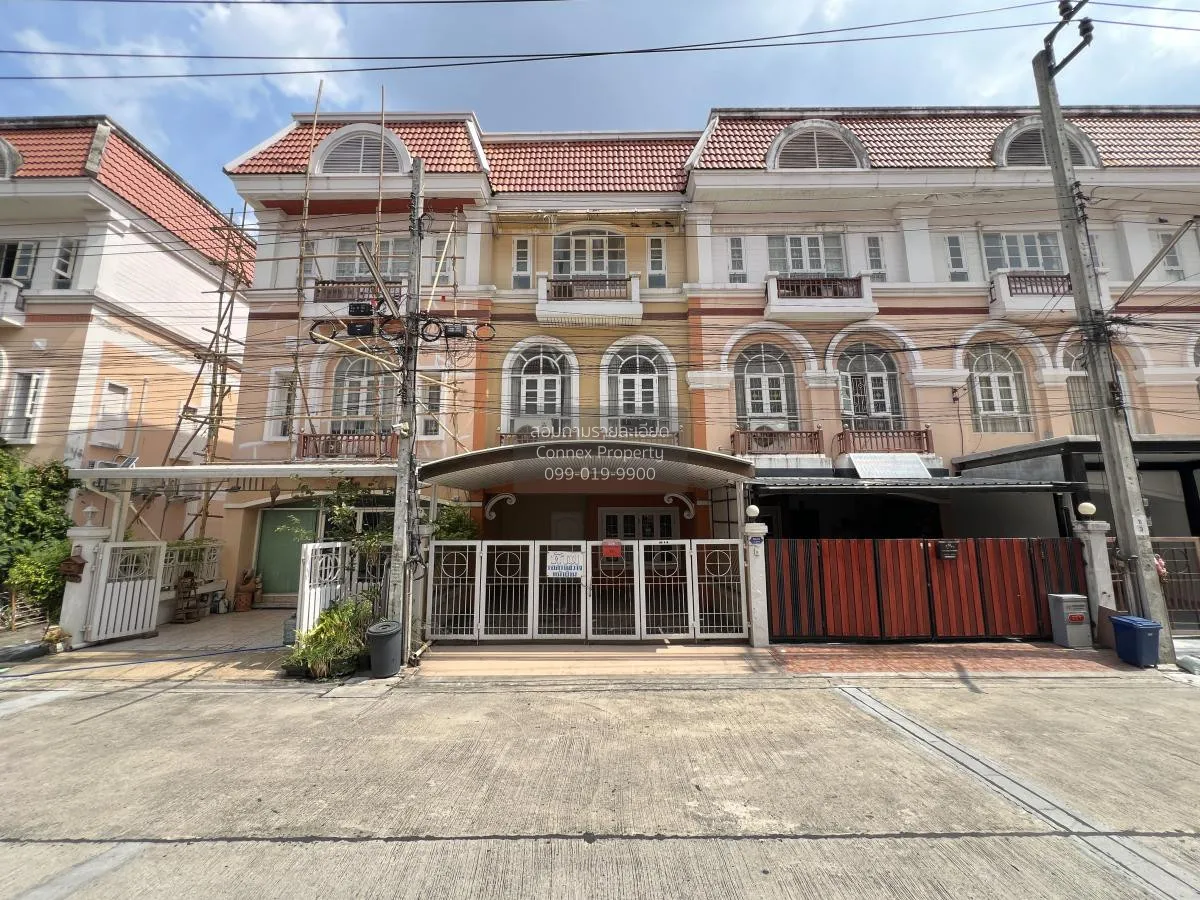For Sale Townhouse/Townhome  , Resorta Watcharapol , Tha Raeng ,  1