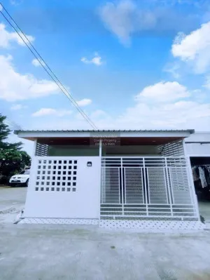 For Sale Townhouse/Townhome  , Baan Pawarisa Yokkrabat , corner unit , wide frontage , newly renovated , Yok Krabat , Ban Phaeo , Samut Sakhon , CX-118520