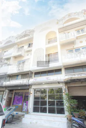 ขายอาคารพาณิชย์ 3 ชั้น 182 ตรม. กว้างมาก ๆ รีโนเวทใหม่ เขต บึงกุ่ม กรุงเทพ CX-118527