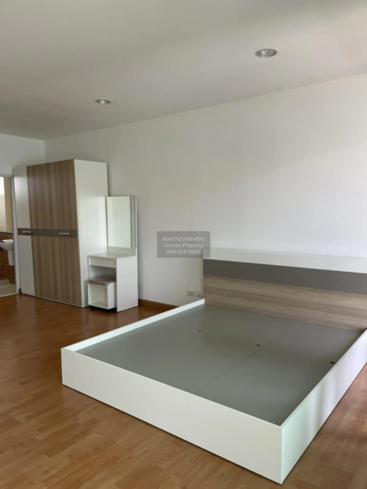 ขายทาวน์เฮ้าส์/ทาวน์โฮม  บ้านกลางเมือง เอส - เซ้นส์ ศรีนครินทร์ ห 2