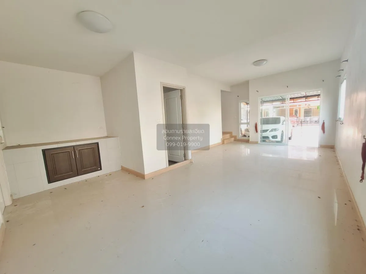 For Sale Townhouse/Townhome  , Priyawut 331 , Bo Win , Si Racha ,