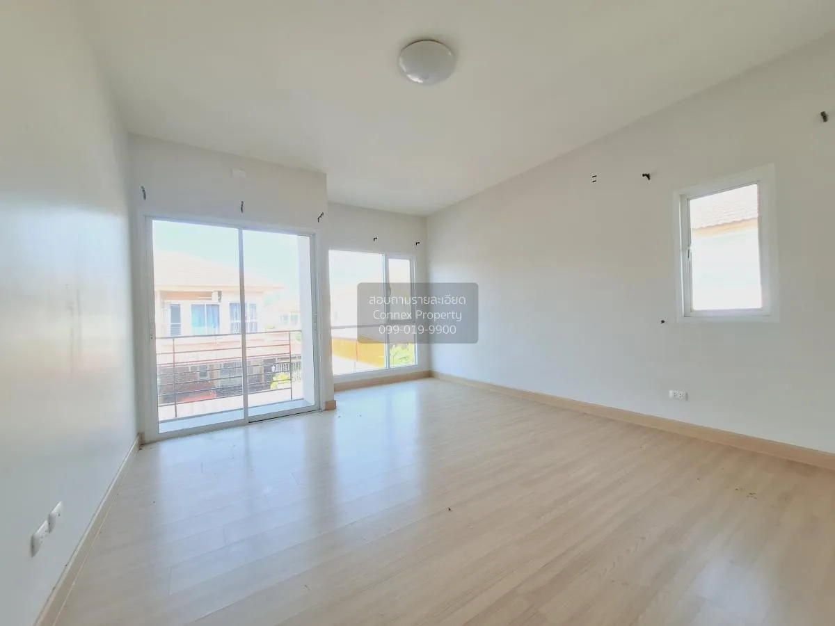 For Sale Townhouse/Townhome  , Priyawut 331 , Bo Win , Si Racha ,