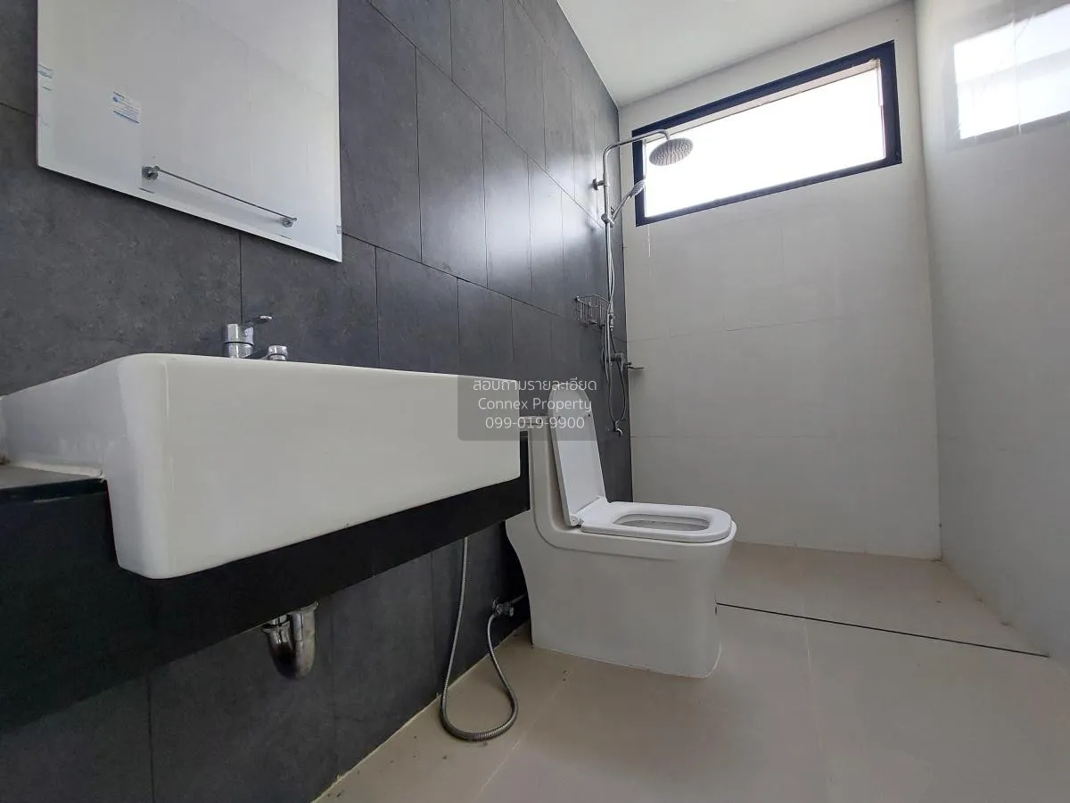 For Sale House , Sanmanee Nature Amatanakorn Phase 17 , wide fron