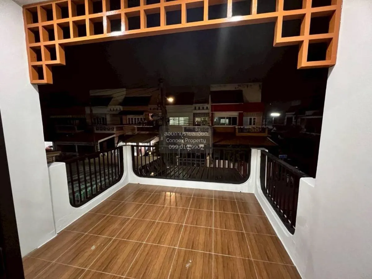 ขายทาวน์เฮ้าส์/ทาวน์โฮม  ชมฟ้า-วรางกูล คลอง 2 ห้องมุม รีโนเวทใหม่