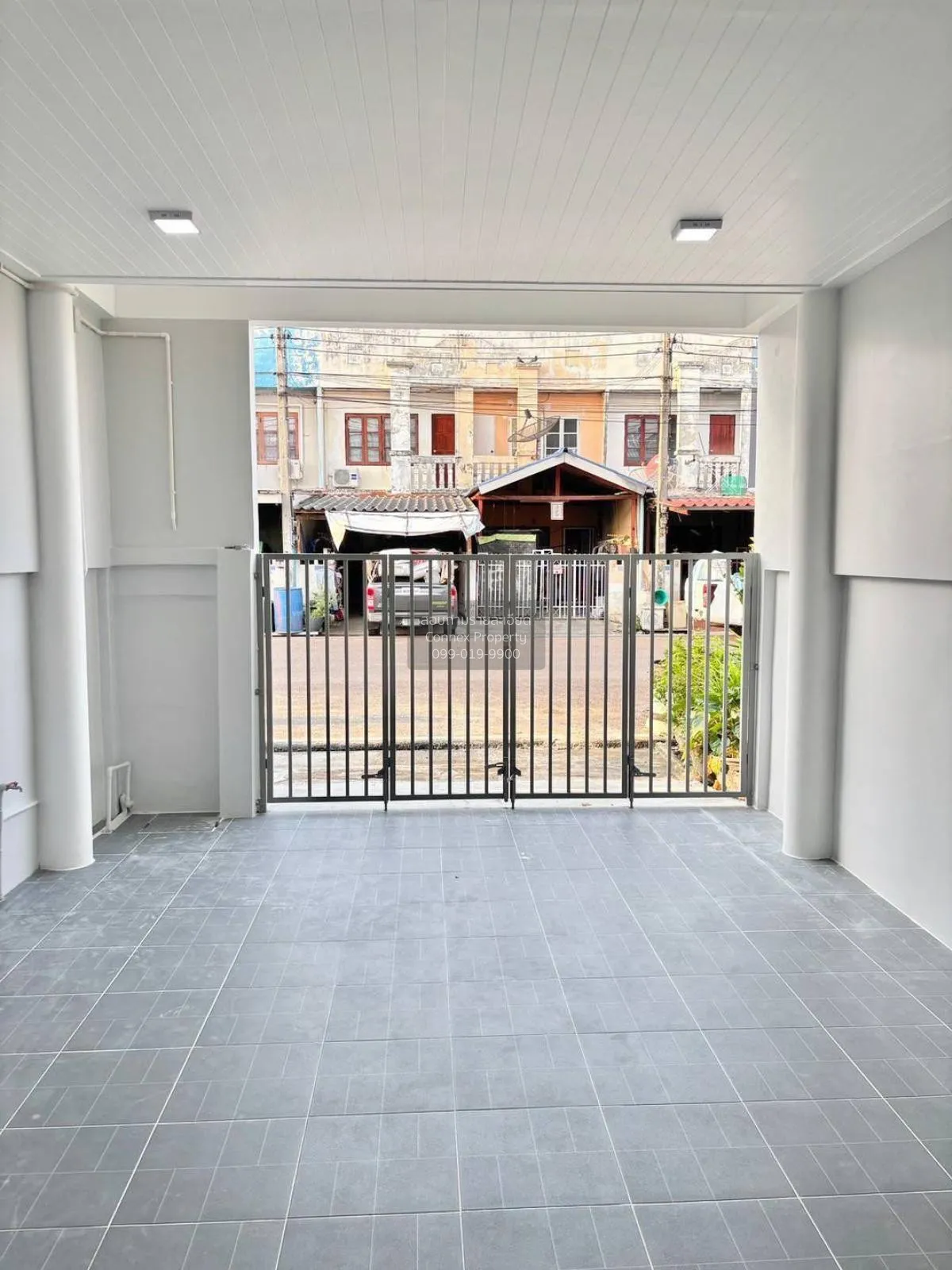 For Sale Townhouse/Townhome  , Baan Rom Ngao Mai , newly renovate 4