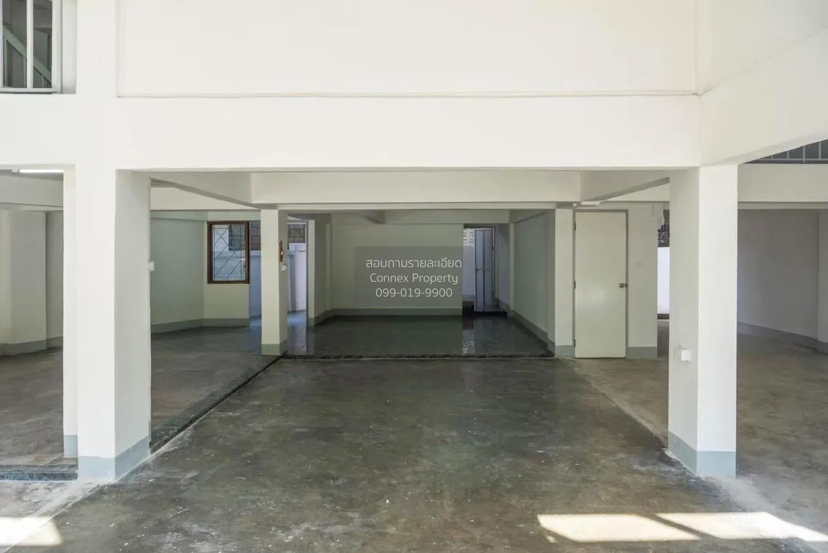 For Sale Commercial building, 3 units, 3 and a half floors , Wat  2