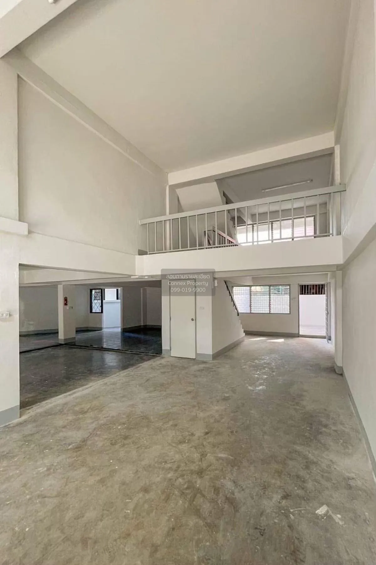 For Sale Commercial building, 3 units, 3 and a half floors , Wat 