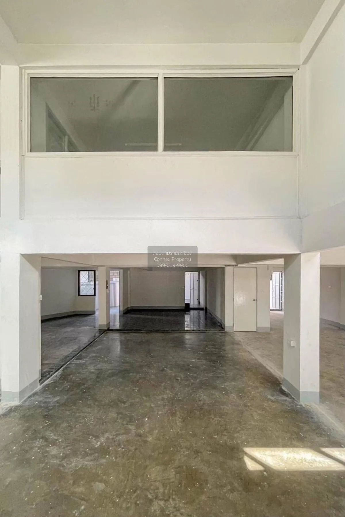 For Sale Commercial building, 3 units, 3 and a half floors , Wat 