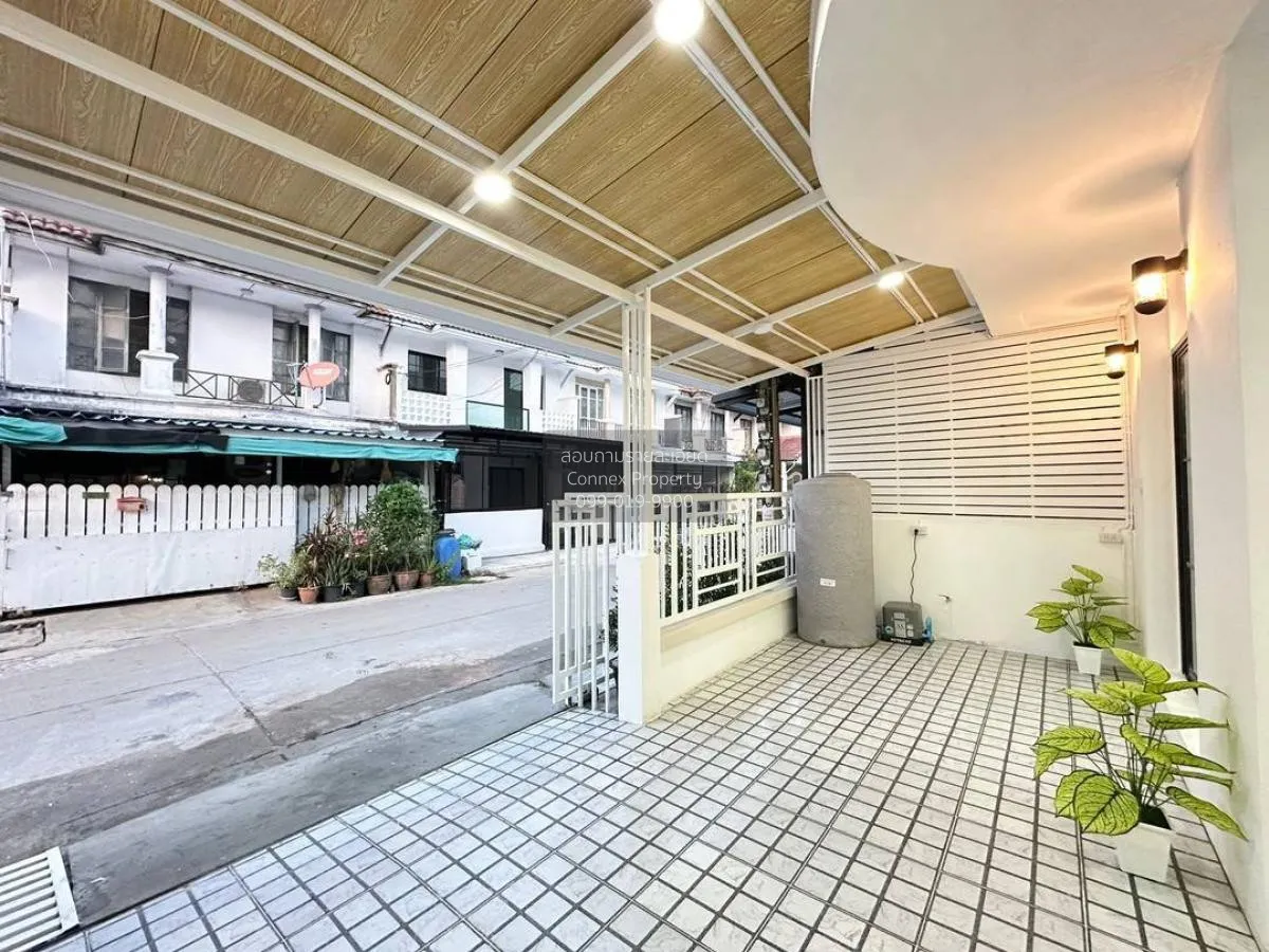 ขายทาวน์เฮ้าส์/ทาวน์โฮม  บ้านบัวทอง 4 บ้านกล้วย-ไทรน้อย รีโนเวทให 4