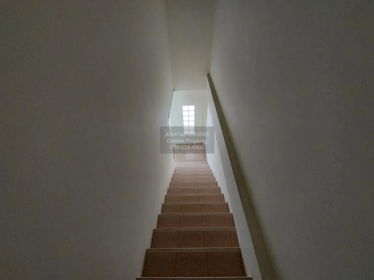 For Sale Townhouse/Townhome  , Sompratthana , corner unit , wide 