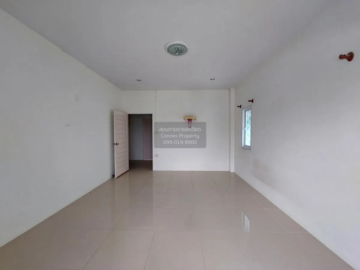 For Sale Townhouse/Townhome  , Sompratthana , corner unit , wide 