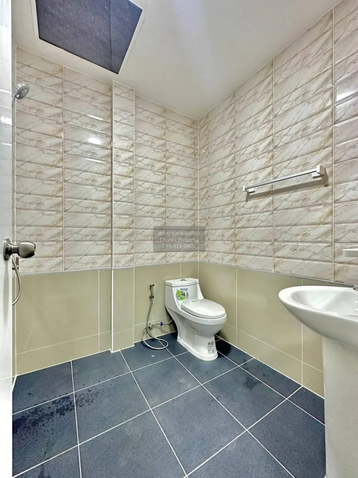 ขายทาวน์เฮ้าส์/ทาวน์โฮม  บ้านปิยวรารมย์ 1 รีโนเวทใหม่ บางบัวทอง บ