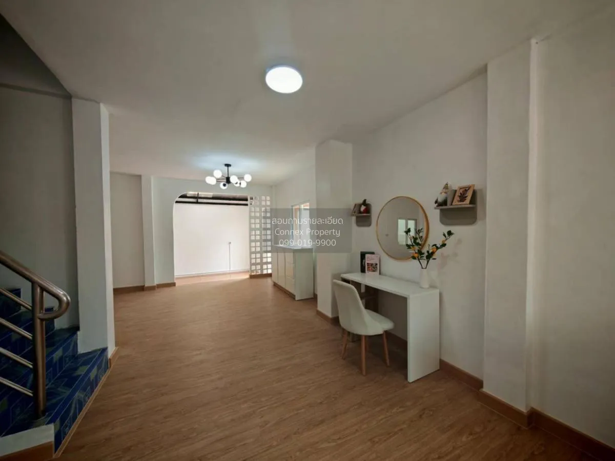 ขายทาวน์เฮ้าส์/ทาวน์โฮม  เฟื่องฟ้าวิลล่า 11 เฟส 4 ห้องมุม รีโนเวท 4