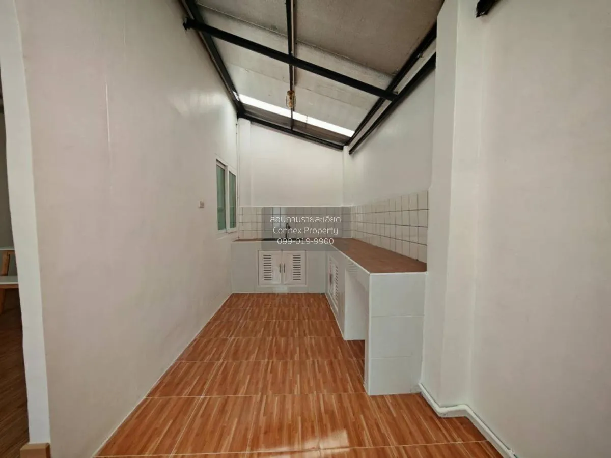 ขายทาวน์เฮ้าส์/ทาวน์โฮม  เฟื่องฟ้าวิลล่า 11 เฟส 4 ห้องมุม รีโนเวท