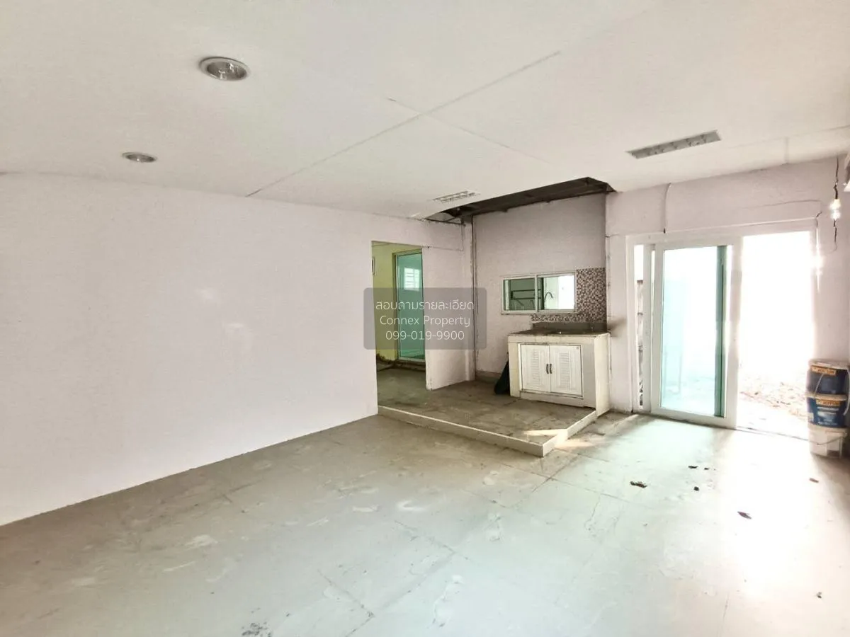 For Sale House , The village Chaengwatthana Tiwananon , wide fron