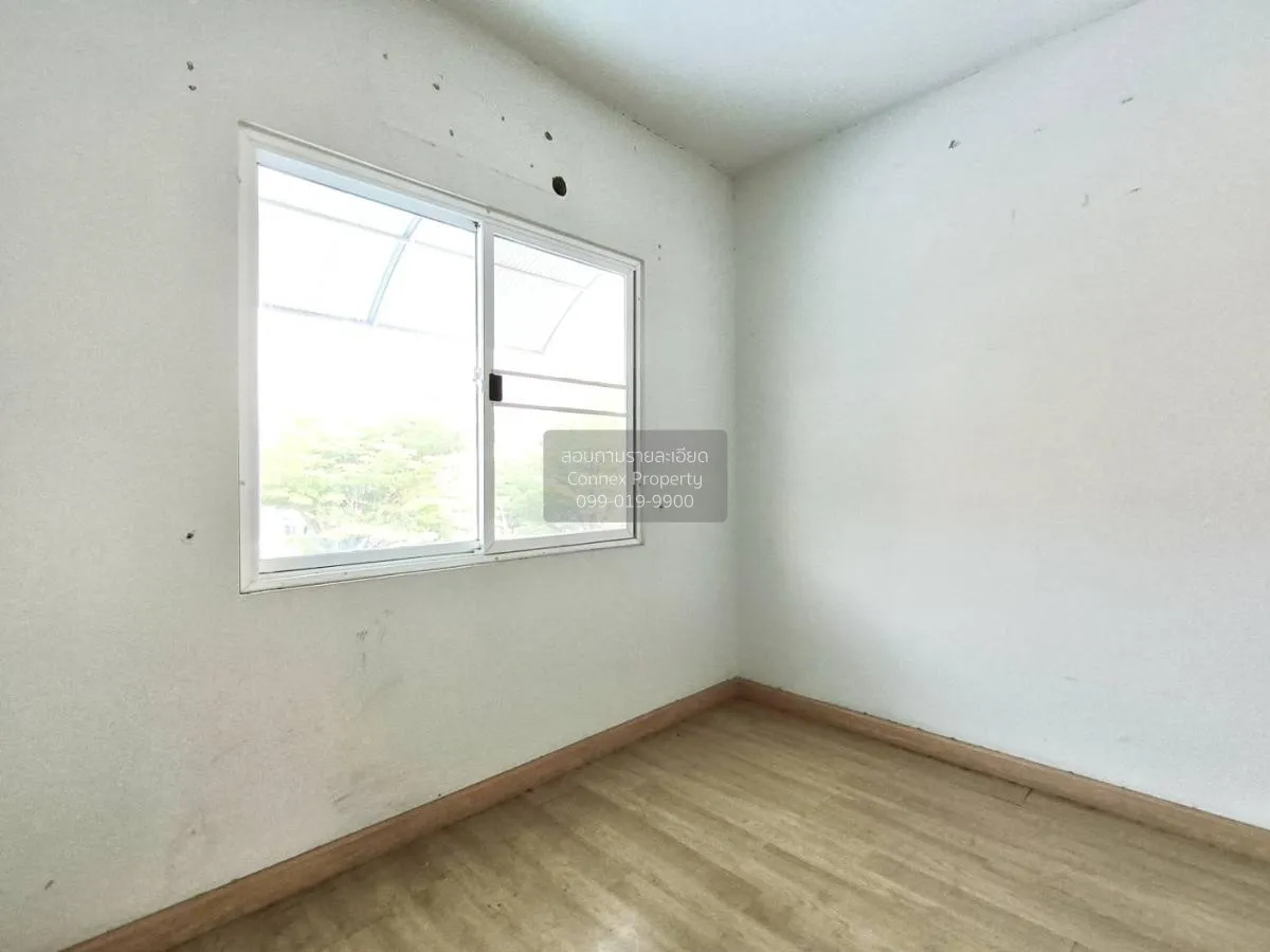 For Sale House , The village Chaengwatthana Tiwananon , wide fron