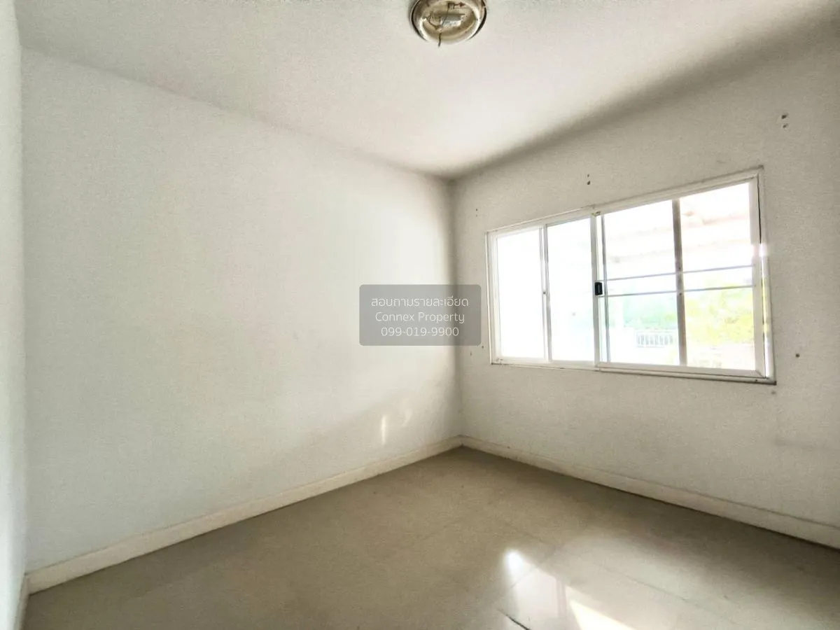 For Sale House , The village Chaengwatthana Tiwananon , wide fron