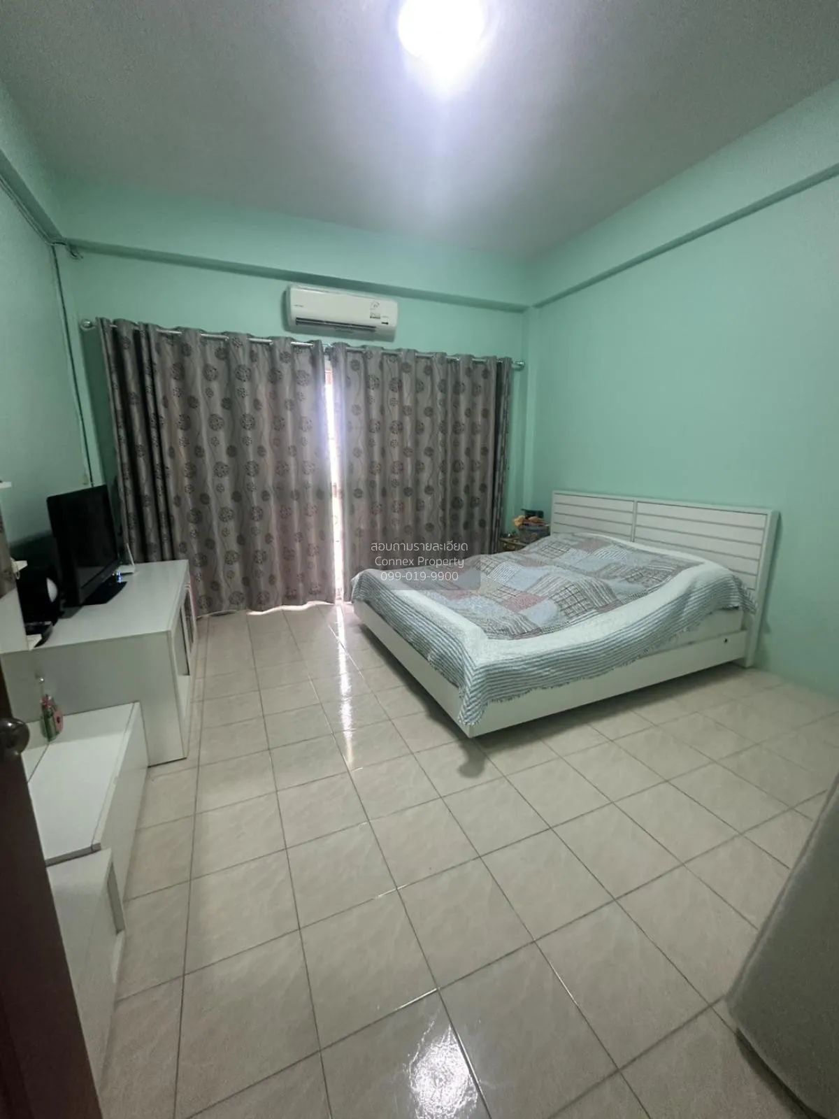 For Rent  3-storey commercial building, Tha Chang , Tha Chang , M