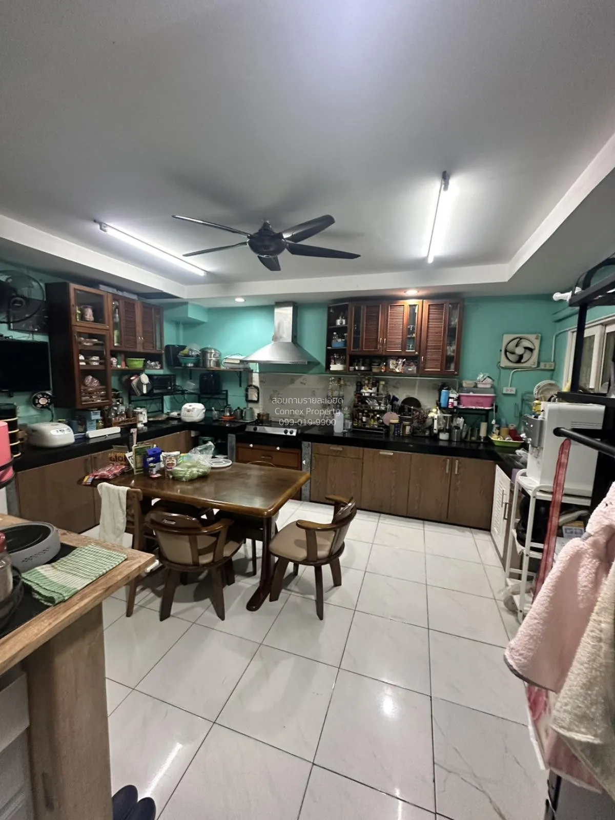 For Sale 3-storey commercial building, Tha Chang , Tha Chang , Mu