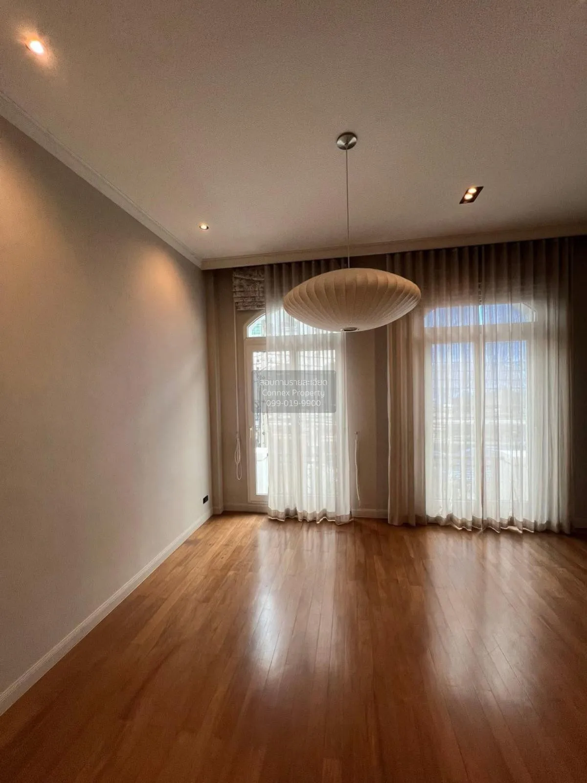 เช่าทาวน์เฮ้าส์/ทาวน์โฮม  บ้านกลางเมือง แกรนด์ เดอ ปารีส รัชดา วั