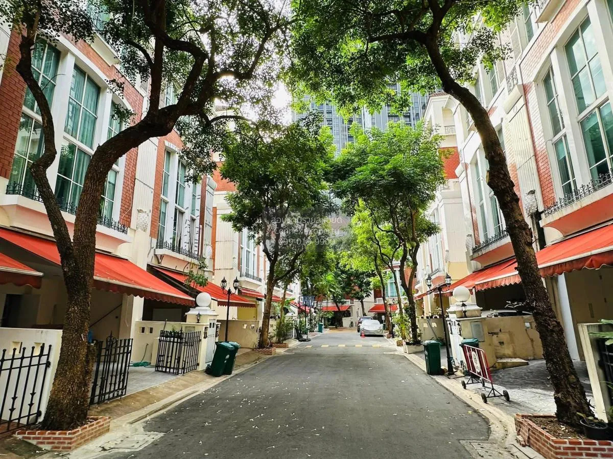 เช่าทาวน์เฮ้าส์/ทาวน์โฮม  บ้านกลางกรุง ทองหล่อ BTS-ทองหล่อ คลองตั