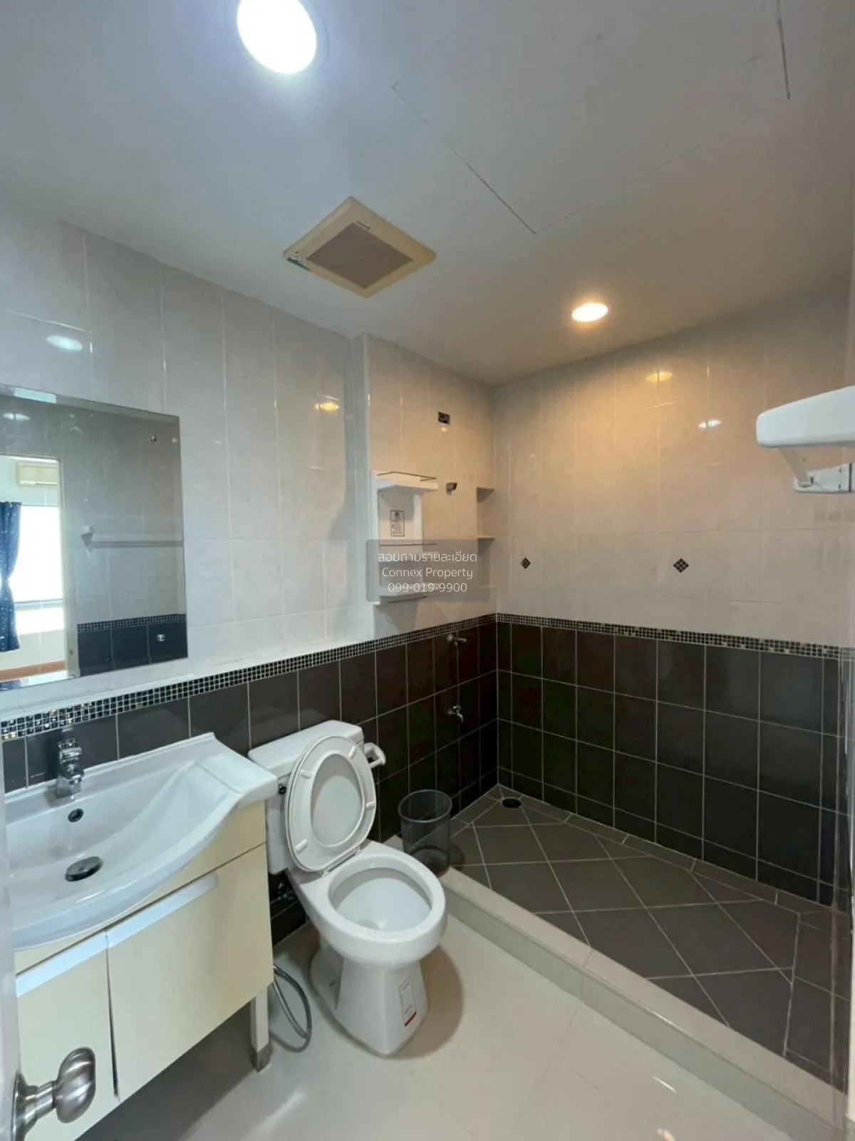 ขายทาวน์เฮ้าส์/ทาวน์โฮม  บ้านกลางเมือง เอส - เซ้นส์ ศรีนครินทร์ ห