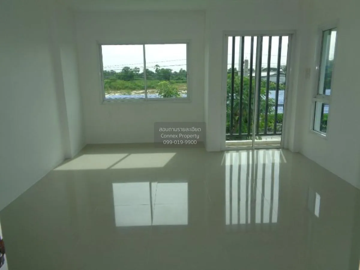 For Sale Commercial Building , Paragon Garden Home , corner unit  3