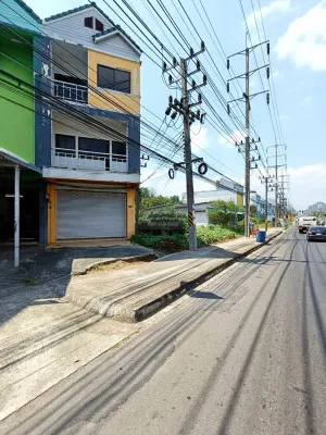 ขายอาคารพาณิชย์ ถนน วัชระ ห้องมุม กระบี่น้อย เมืองกระบี่ กระบี่ CX-120073