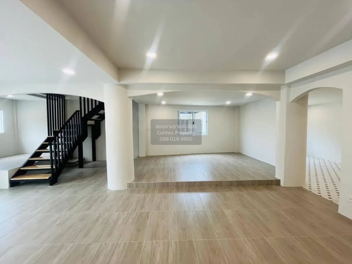 For Sale Townhouse/Townhome  , Chomduean 3 , corner unit , newly 