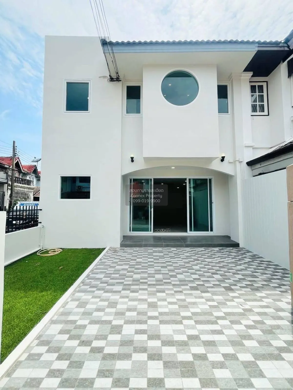 For Sale Townhouse/Townhome  , Chomduean 3 , corner unit , newly  3