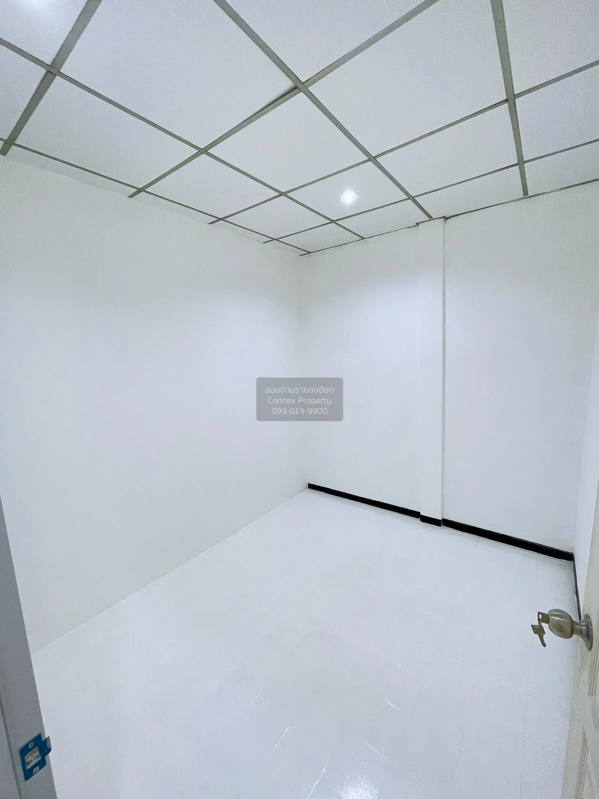 For Sale Townhouse/Townhome  , Phoenix park , newly renovated , K 3