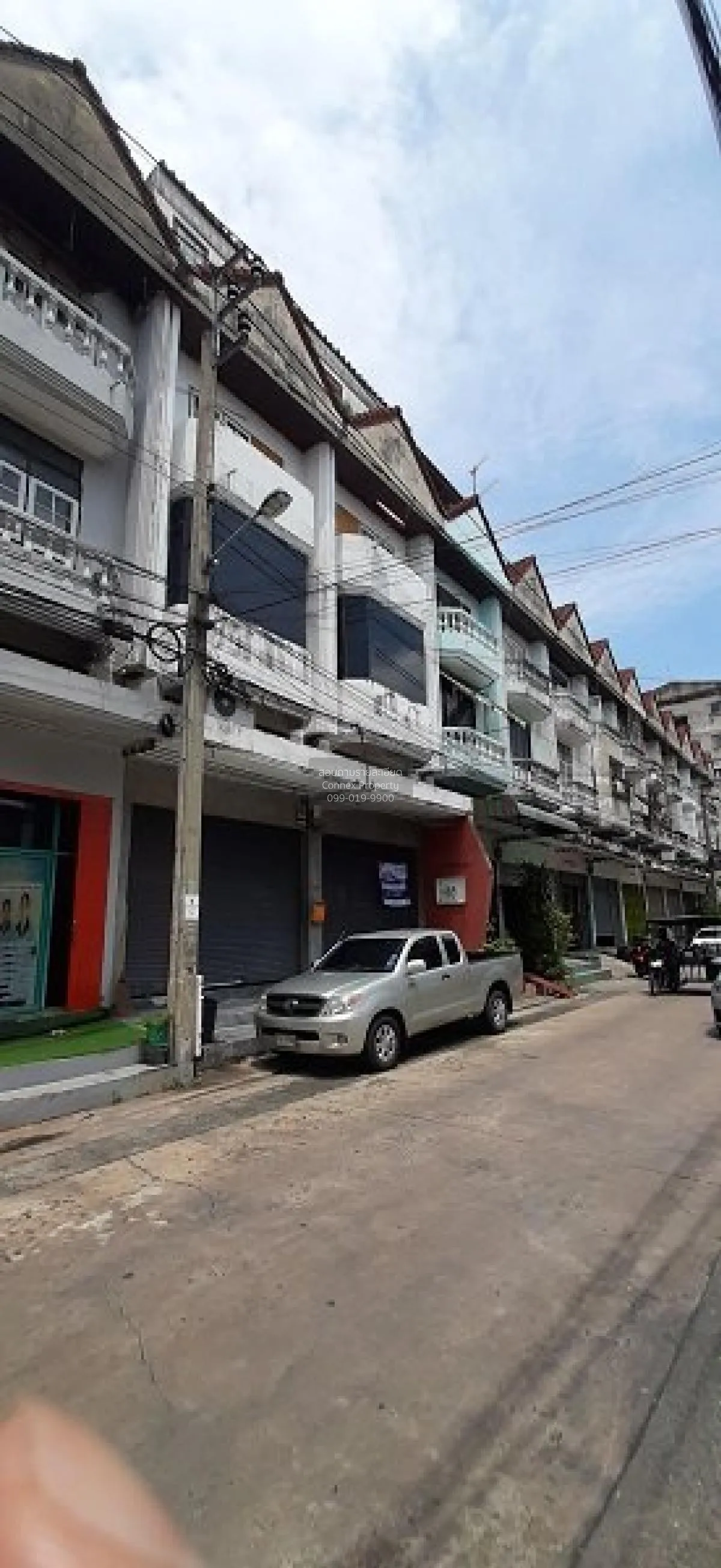 ขายอาคารพาณิชย์  เปี่ยมสุข เสรีไทย 32 คลองกุ่ม เขต บางกะปิ กรุงเท 2