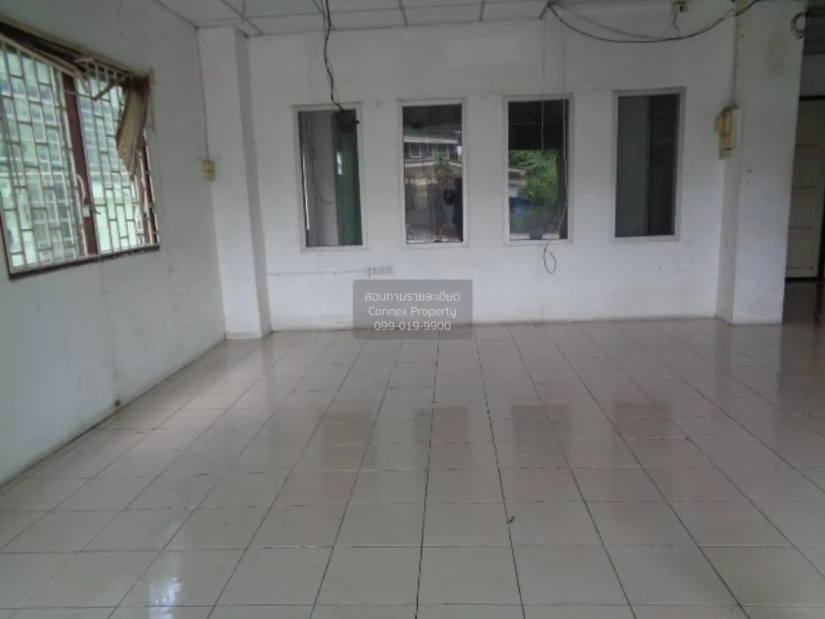 For Sale 4 - storey warehouse building Samut Prakan , Nai Khlong 