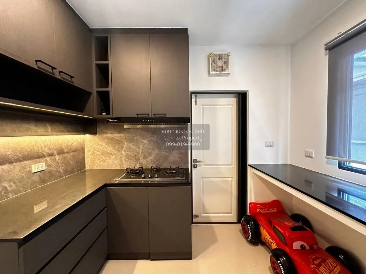 For Sale House , CENTRO Ratchapruek 2 , corner unit , wide fronta