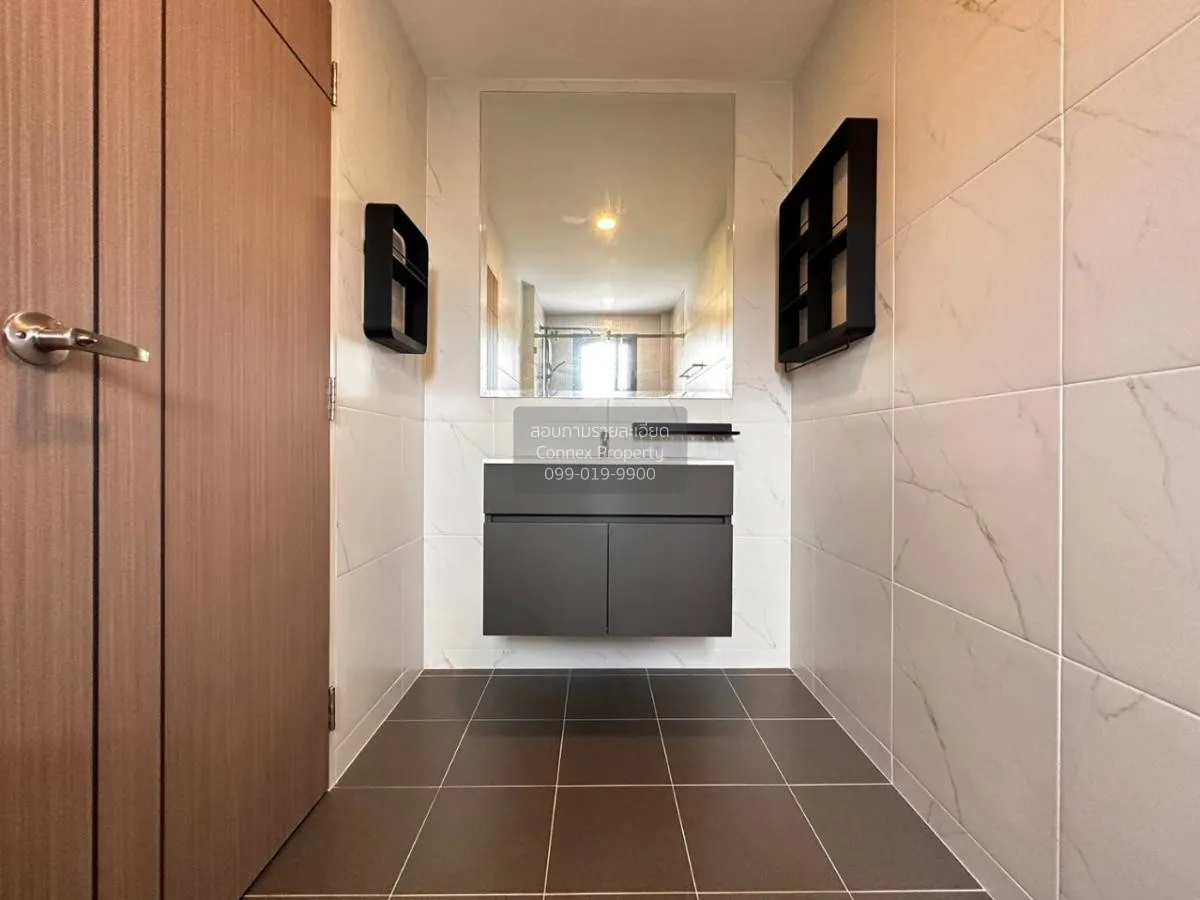 For Sale House , CENTRO Ratchapruek 2 , corner unit , wide fronta